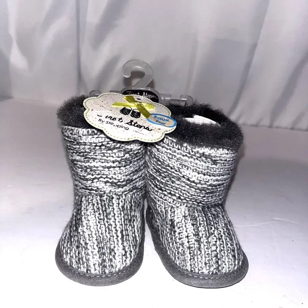 First Steps Baby Booties 0-3M Gray Knit Faux Fur Winter Pre-Walker NWT